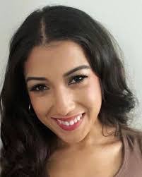 Victoria Bell's Instagram, Twitter & Facebook