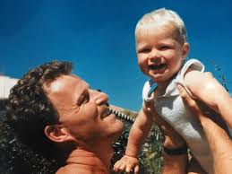 Royce de Vries herdenkt vader Peter: 'Geen dag zonder dat ik hem mis'