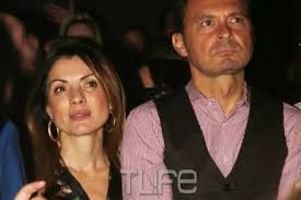 Από τη βικιπαίδεια, την ελεύθερη εγκυκλοπαίδεια. Ale3andra Pasxalidoy Bradinh E3odos Sthn A8hna Me Gohteytiko Synodo Sto Pleyro Ths Pics Ydrogeios 106 9 Fm