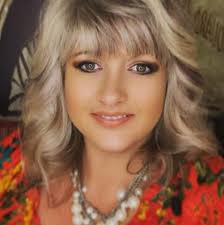 Visiting family members who play together stay together