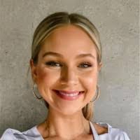 Jeanne Daigle's Instagram, Twitter & Facebook