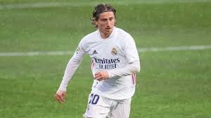 This is why luka modric was the midfielder of the decade! Real Madrid Modric Keeps Running For Zinedine Zidane S Cause As Com
