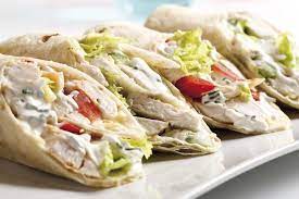 Retrouvez La Photo Wraps Dans Notre Diaporama Intitule 20 Plats Pas Chers Et Super Faciles Sur 750g Recette Wrap Cuisine Recettes De Cuisine