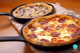Pizza De Frigideira Simples Facil Receita Pizza Frigideira Pizza Receita Receitas Deliciosas