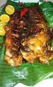 Resep ikan tongkol bakar sambal pedas, resep masakan ikan bakar yang cukup sederhana dengan hasil yang lezat dan pedas. Resepi Ikan Keli Bakar Sambal Stim Dalam Kuali Leper Menjilat Jari Saji My