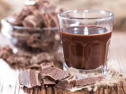 Ihr liebt die süßen leckereien von ferrero auch so sehr? 5 Likor Rezepte Zum Nachkochen Wunderweib