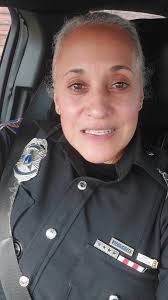 Hola, soy oficial Madeline Green de la Policía Metropolitana de  Indianápolis. Y trabajo en la oficina de Recursos Comunitarios. Si usted  tiene alguna pregunta, siempre me pueden llamar al ...