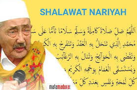 Bacaan sholawat nariyah arab, indonesia, arti dan keutamaannya. Kiai Sufyan Dan Shalawat Nariyah 4444 Kali Mata Madura
