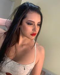 Andrea Estrella (@andre.niyireth) • Instagram photos and videos