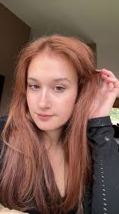 Elizabeth Ewing's Instagram, Twitter & Facebook