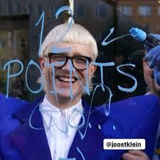 Melissa Sundstrom's Instagram, Twitter & Facebook