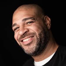 A powerful striker known for his long range left footed strikes. Adriano Imperador