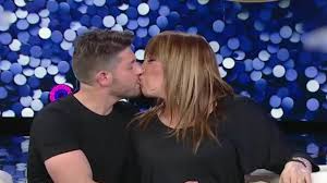 Si quiero, escribió lizy tagliani en su cuenta de instagram para contarle a todo el mundo que había te imaginas en esa foto de blanco mi amor? El Novio De Lizy Tagliani Busca Fama Youtube