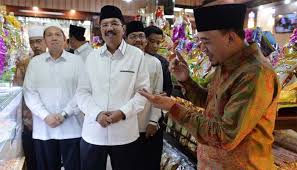 Aroma bakery dan cake medan berlokasi di jalan. Aroma Bakery Cake Shop Terus Berekspansi Erry Berbagi Dan Berinfak Salah Satu Kunci Suksesnya Inilahmedan Com
