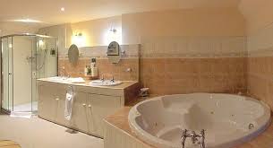 Jacuzzi® uk spa offers the most complete and versatile range of spa hot tubs and luxury baths to transform your home with our exclusive bathrooms. Uk Hot Tub Suites Private In Room Spa Tubs London Wales Scotland