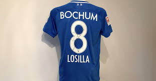 Die rückseite des vfl bochum 19/20 trikots ist einfarbig weiß. Bochum Star Losilla Trennt Sich Von Seinem Matchworn Trikot