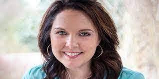 Danielle Acklin's Instagram, Twitter & Facebook