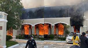 #ไฟไหม้บ้านหรู ย่านรามอินทรา ซอย 39 เมื่อวาน (18 มี.ค. S2igulrlzduldm