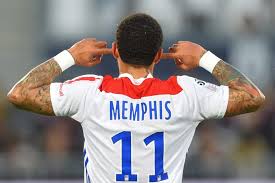 Lyon's french midfielder houssem aouar is congratuled by teamate memphis depay after scoring a goal during the french l1 football match between. Memphis Depay Has Now Agreed Terms With Barcelona Get French Football News