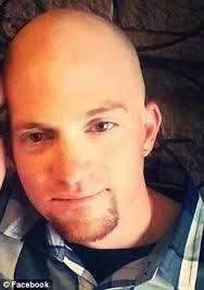 Mandalay Bay housekeeper found man with stash of guns in his room in 2014