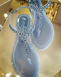 Realizziamo abiti da sposa mozzafiato per spose alla moda come te. Meli Marianna Calzature Home Facebook