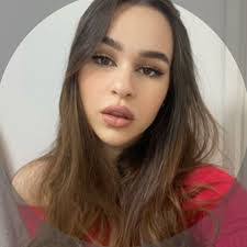 Amanda Branco's Instagram, Twitter & Facebook