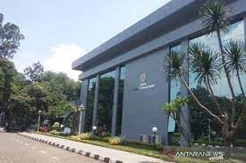 Jul 22, 2021 · yang bisa kerja dikantor didprd. Kantor Dprd Kabupaten Bogor Tetap Buka Antara News