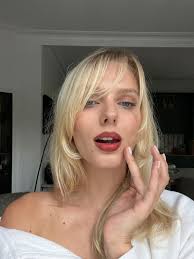 Estee Lauder Lipstick Fragile Ego