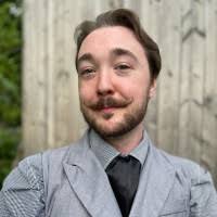 Daryl Layton's Instagram, Twitter & Facebook