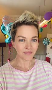 Beverley Everett's Instagram, Twitter & Facebook