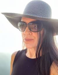 Travel discount club with exclusive deals