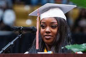 Lee High School holds Commencement Exercises