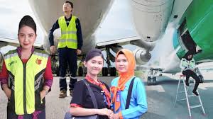 Aturan & ketentuan bagasi lion air group (lion air, batik air, wings air). Anda Pasti Tergiur Ternyata Segini Gaji Para Staf Penerbangan Bandara Youtube