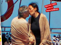 In seguito alla rottura con elisabetta gregoraci, francesco bettuzzi è stato sommerso dalle domande dei fan: Elisabetta Gregoraci E Francesco Bettuzzi Il Primo Bacio Alla Luce Del Sole