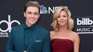 Check spelling or type a new query. Jesse Mccartney And Girlfriend Katie Peterson Are Engaged See Her Stunning Ring Kvue Com