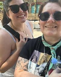 Julie Bouchard's Instagram, Twitter & Facebook