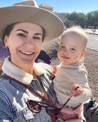 Ellen Haines's Instagram, Twitter & Facebook