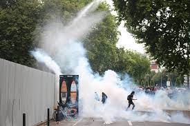 Manifestations en france et en grèce. Drntzcq1md Knm