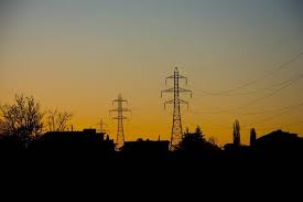 Conductorul se incalzeste,rezistenta se mareste, astfel i ia o valoare mai mica decit a urmat experimentul lui paul drude care a presupus ca in lipsa cimpului electric exterior,electronii liberi din metal se misca haotic, formind un gaz electronic. Totul Despre Energia ElectricÄƒ Wireless