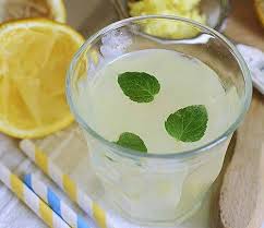 Recettes D Eau Detoxiquantes Delicieuses Si Vous Essayez De Perdre Du Poids Ou Si Vous Voulez S Citron Pour Maigrir Desintoxication De Smoothie Recettes Detox