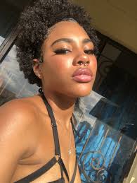 Caribbabe Pictures and Videos & similar of @liljuicypeach fancentro profile  - EroThots