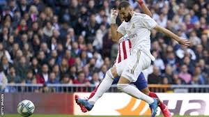 Luis suarez, real madri̇d'i̇ sevi̇yor i̇spanya ligi'nde lider atletico madrid ile real madrid karşı karşıya geldi. Real Madrid 1 0 Atletico Madrid Karim Benzema Goal Decides Derby Bbc Sport