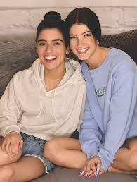 Dixie And Charli In 2020 Famous Girls Perfect Sisters Dixie