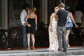 Find your friends on facebook. Fernanda Nobre Leva Apalpada No Meio Da Rua E Paloma Duarte Fica Aos Beijos