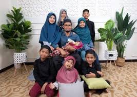 About press copyright contact us creators advertise developers terms privacy policy. Indahnya Apabila Bercinta Kerana Allah Kisah Cinta Ustazah Asma Harun Dan Suami Tarik Perhatian Warganet Keluarga