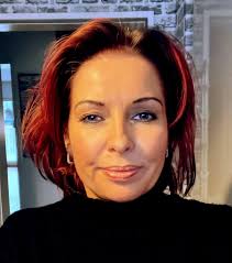 Rodzice nastolatek, które zginęły w koszalińskim escape roomie, do tej pory  milczeli. Mieli nadzieję, że organy ścigania rzetelnie i uczciwie wyjaśnią,  jak doszło do tragedii, w której zginęły ich dzieci. Nadzieję jednak