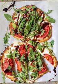 Tomato Mozzarella Arugula Naan Pizza Recipe Recipes With Naan Bread Naan Pizza Naan Pizza Recipes