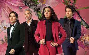 La indecisión de 'la casa de las flores'. La Casa De Las Flores Estrena Pelicula Conoce Los Nuevos Personajes
