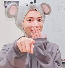 Download Kpop Taehyun Meme Faces Funny Picture | Wallpapers.com