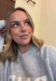 Ciara Hyde's Instagram, Twitter & Facebook